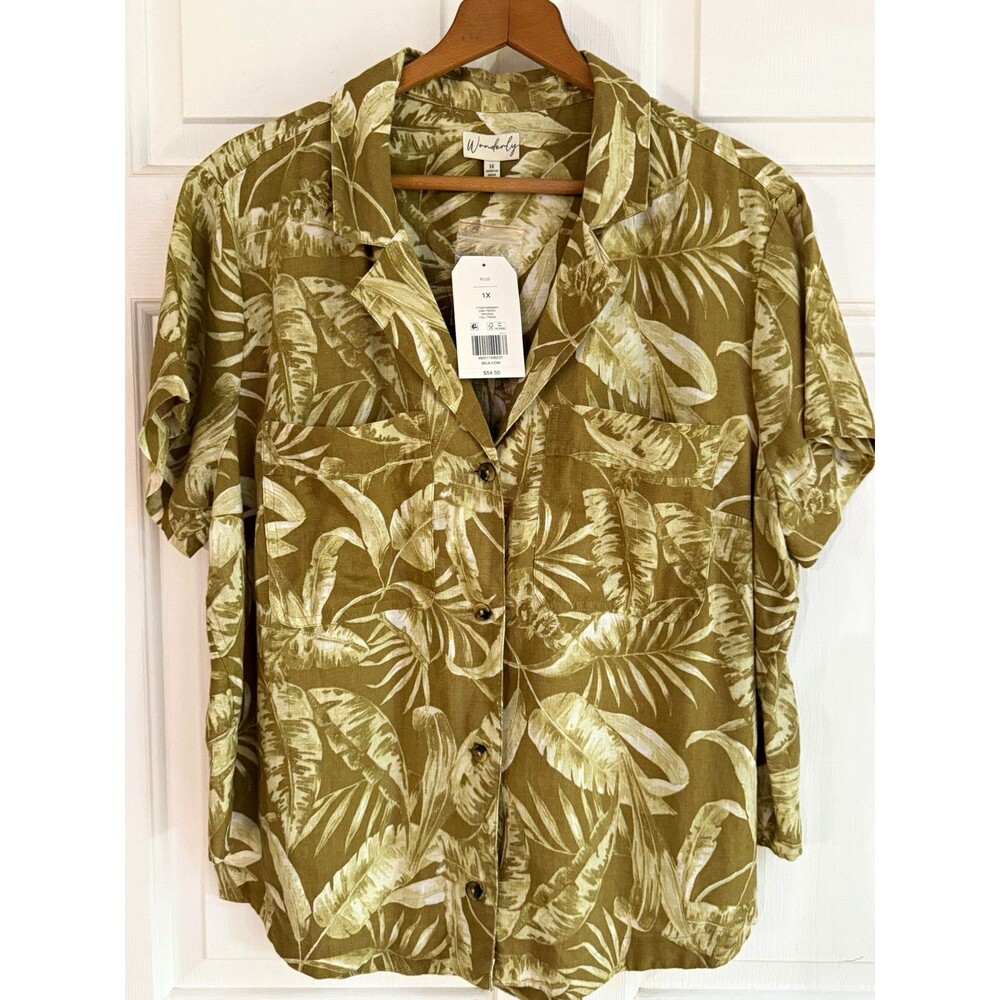 Wonderly Plus 1X Green Beige Tropical Floral Button-Up Collared Short Sleeve